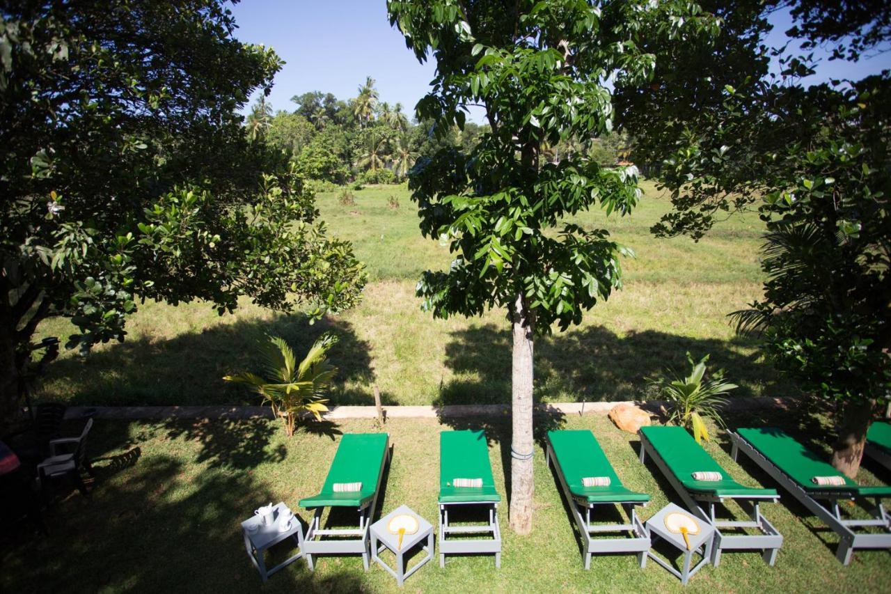 Barefoot Bungalow Hikka Hikkaduwa Bagian luar foto