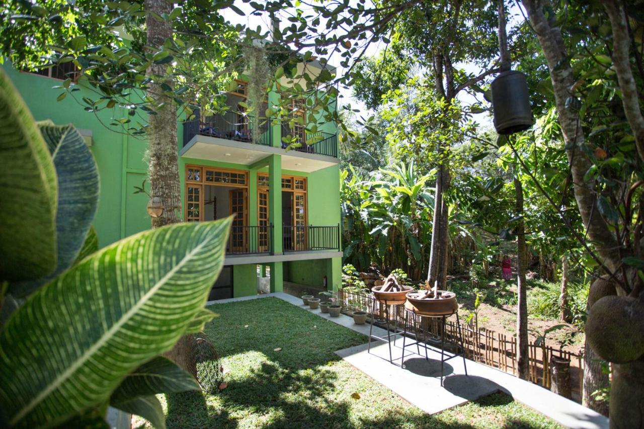Barefoot Bungalow Hikka Hikkaduwa Bagian luar foto