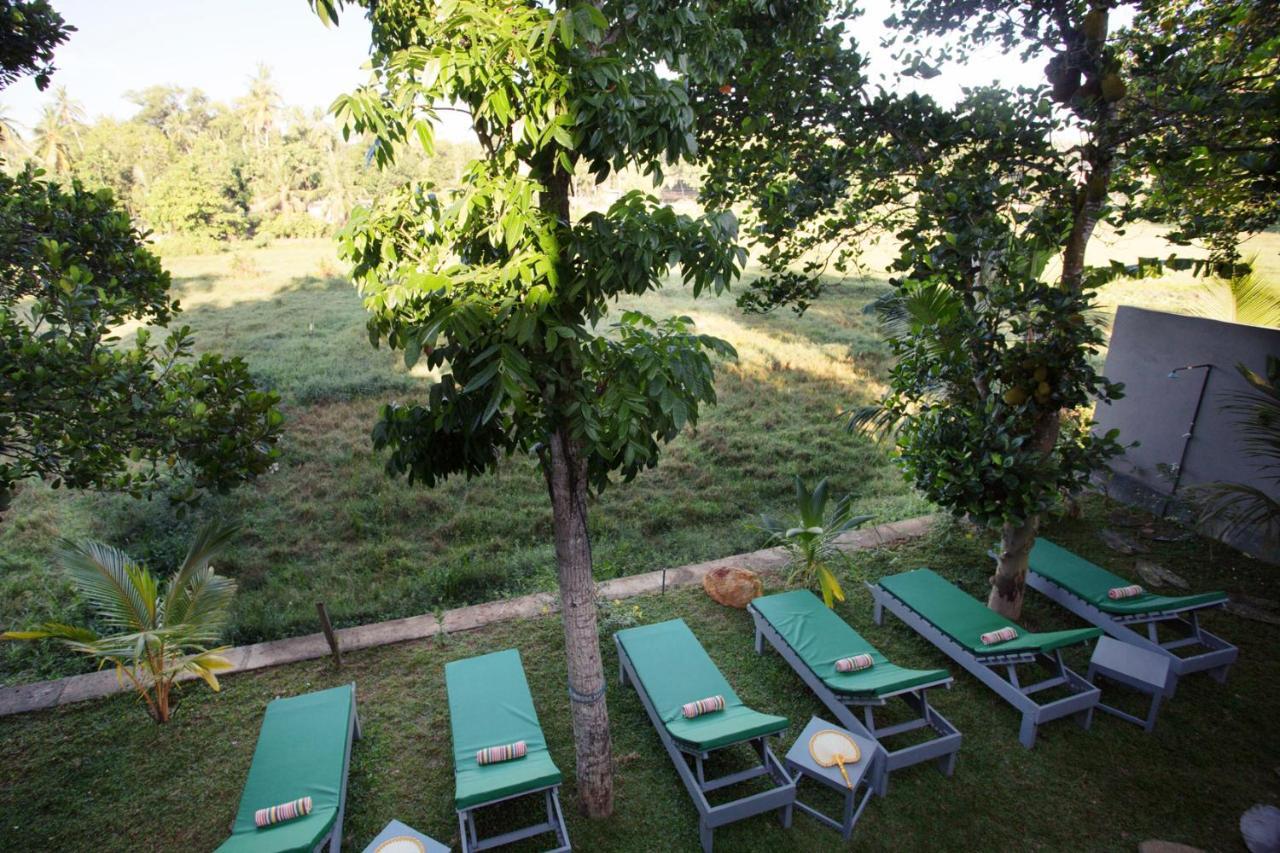 Barefoot Bungalow Hikka Hikkaduwa Bagian luar foto