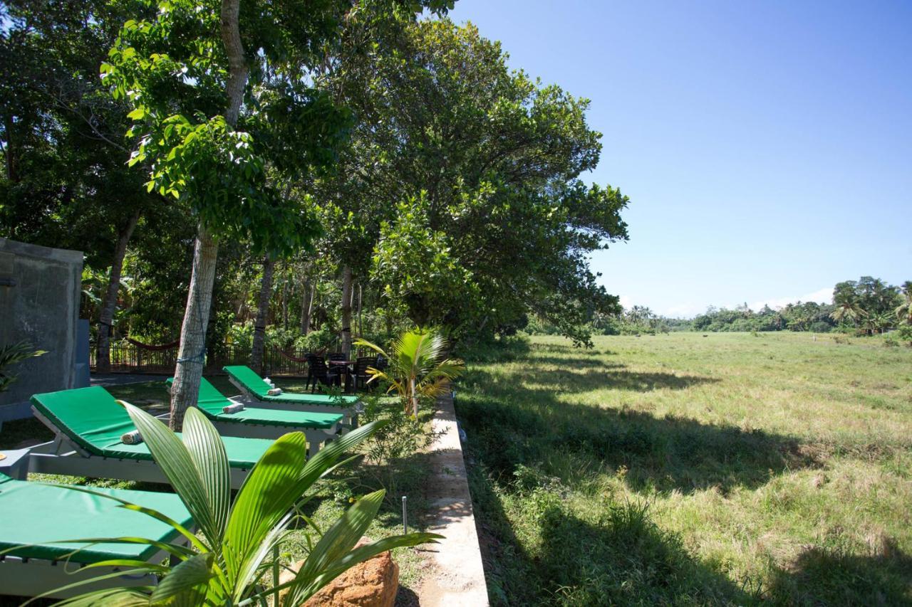 Barefoot Bungalow Hikka Hikkaduwa Bagian luar foto