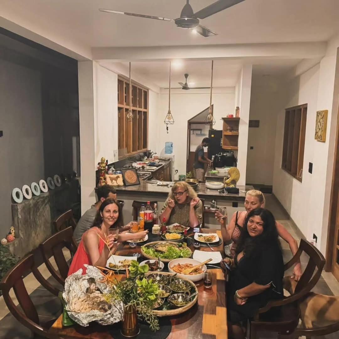 Barefoot Bungalow Hikka Hikkaduwa Bagian luar foto